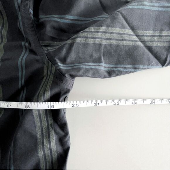Quiksilver Shirt Striped Gray Blue Button Up Men's M - Picture 3 of 11